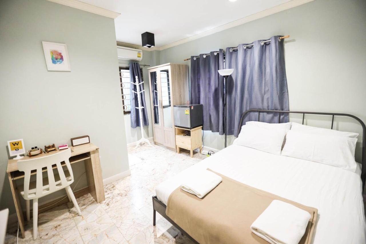 Wang Lang Hostel Bangkok Exterior photo